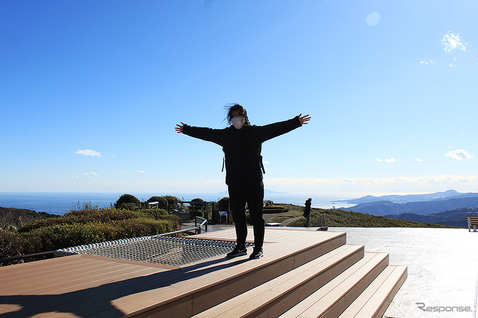 富士急行グループになってリニューアルした十国峠「PANORAMA TERRACE 1059」展望台&ビュースポット《写真撮影 編集部》