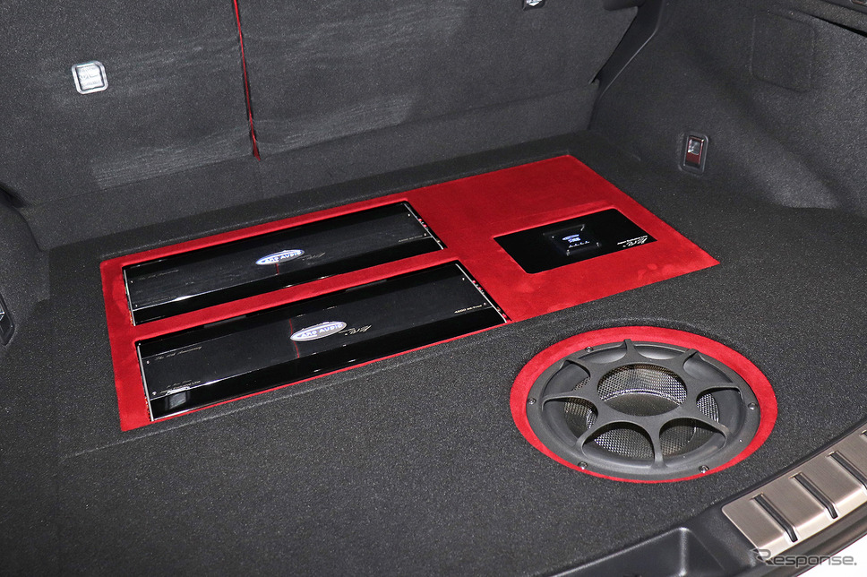 「DSP」が搭載されたオーディオカーの一例(ジャンライン&パートナーズ・デモカー)。Photo by 太田祥三