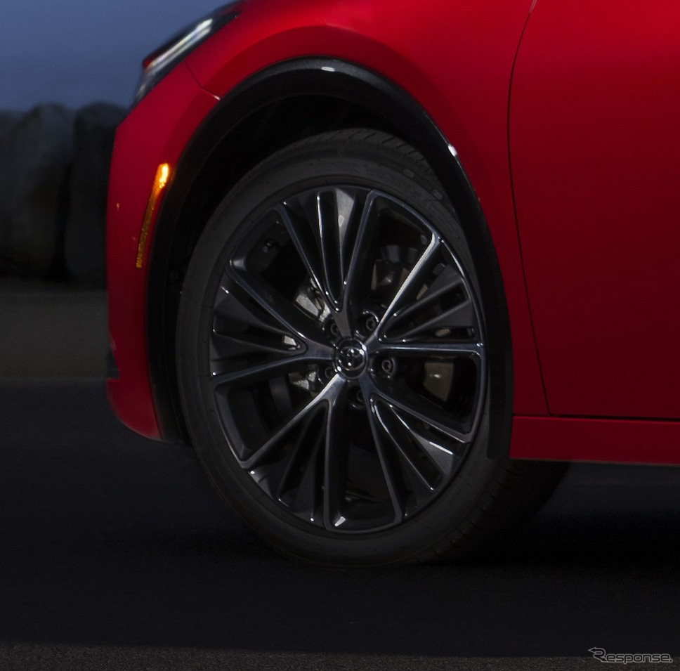 トヨタ・プリウス 新型の「XLE」（米国仕様）《photo by Toyota》