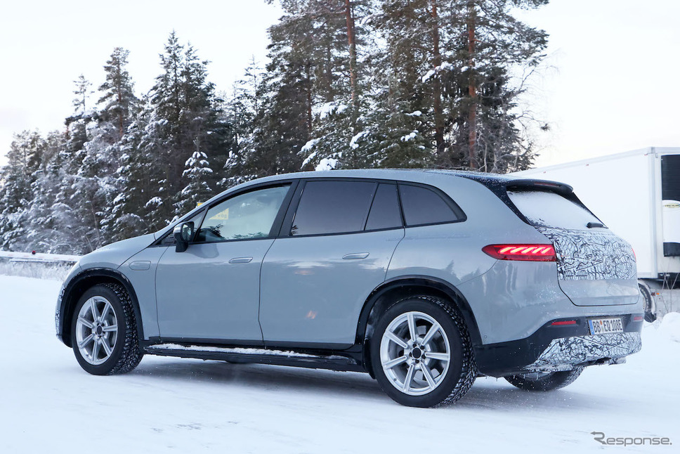 メルセデスマイバッハ EQS SUV プロトタイプ（スクープ写真）《APOLLO NEWS SERVICE》