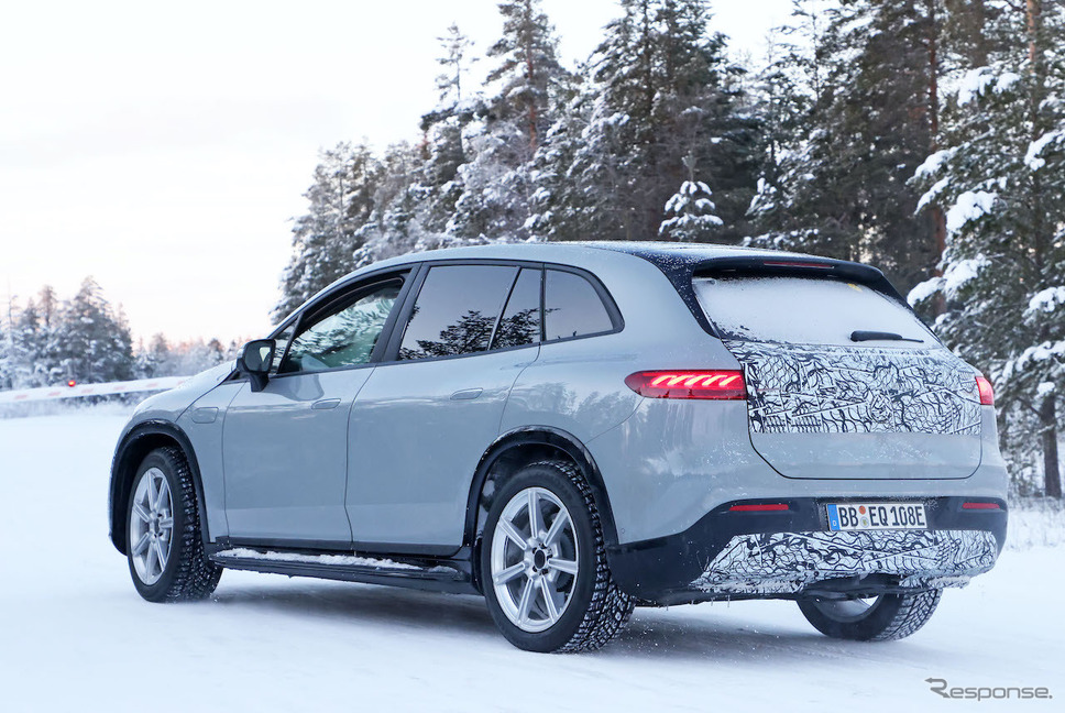 メルセデスマイバッハ EQS SUV プロトタイプ（スクープ写真）《APOLLO NEWS SERVICE》