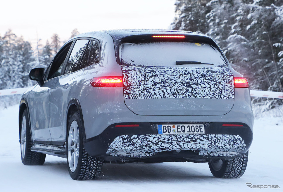 メルセデスマイバッハ EQS SUV プロトタイプ（スクープ写真）《APOLLO NEWS SERVICE》