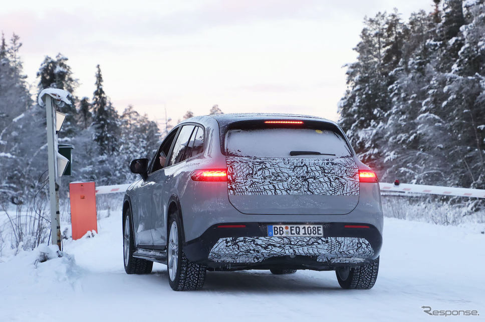 メルセデスマイバッハ EQS SUV プロトタイプ（スクープ写真）《APOLLO NEWS SERVICE》