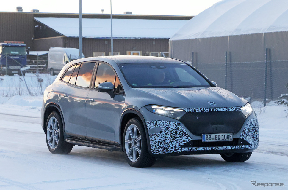 メルセデスマイバッハ EQS SUV プロトタイプ（スクープ写真）《APOLLO NEWS SERVICE》