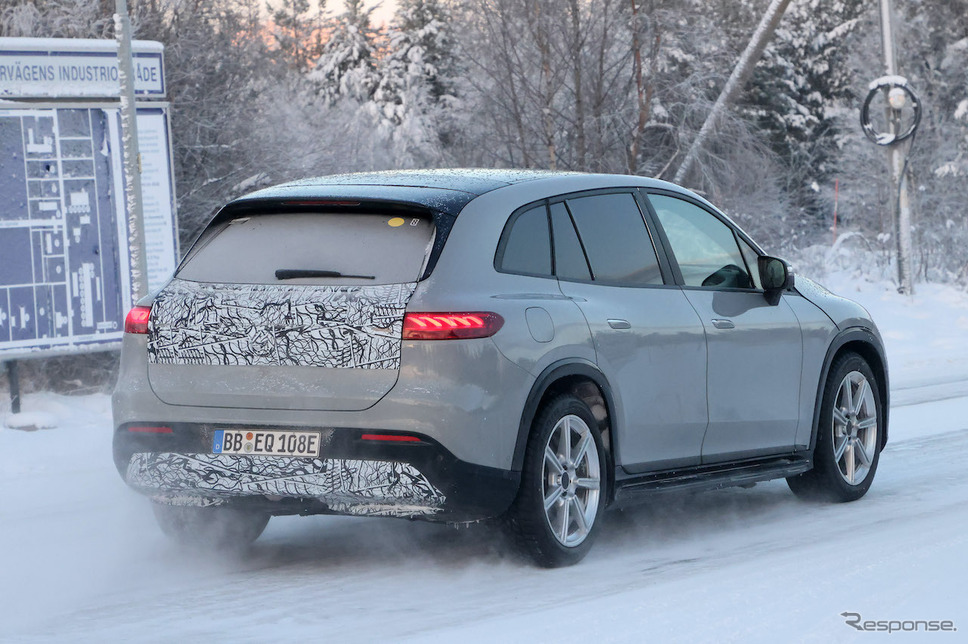 メルセデスマイバッハ EQS SUV プロトタイプ（スクープ写真）《APOLLO NEWS SERVICE》