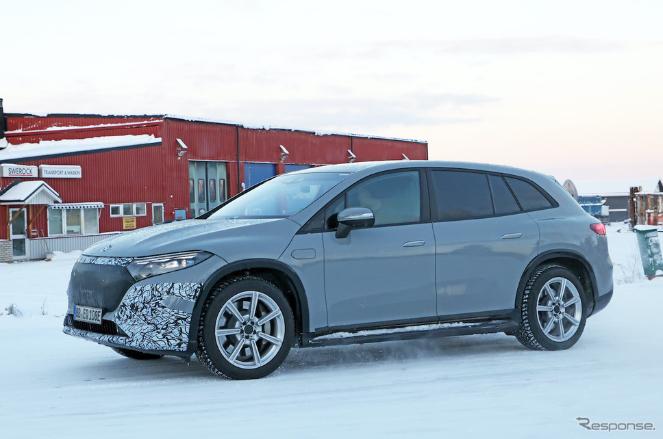 メルセデスマイバッハ EQS SUV プロトタイプ（スクープ写真）《APOLLO NEWS SERVICE》