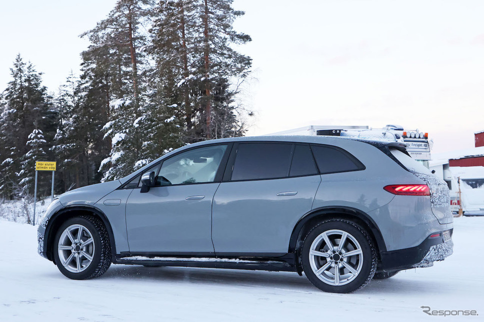 メルセデスマイバッハ EQS SUV プロトタイプ（スクープ写真）《APOLLO NEWS SERVICE》