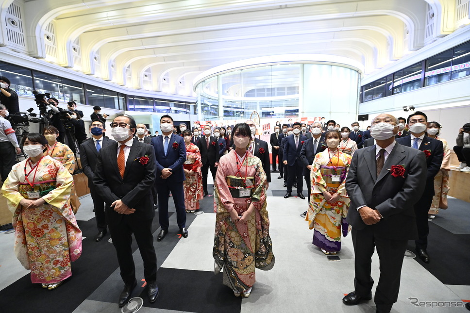 東証大発会《Photo by David Mareuil/Anadolu Agency/ゲッティイメージズ》