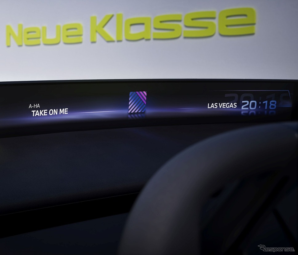 次世代ヘッドアップディスプレイが組み込まれたBMWの新型EVのインテリア《photo by BMW》