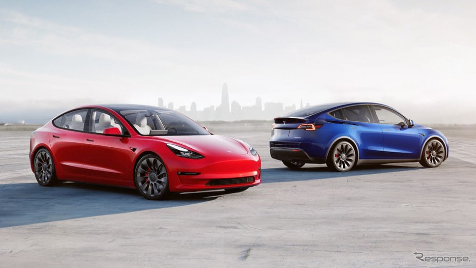テスラ モデル3(左)とモデルY(右)《写真提供:テスラモーターズジャパン》