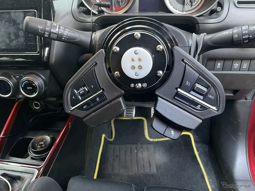 ステアリング交換が再びできる時代に! 周辺パーツの登場でスイッチも移設可能〜カスタムHOW TO〜