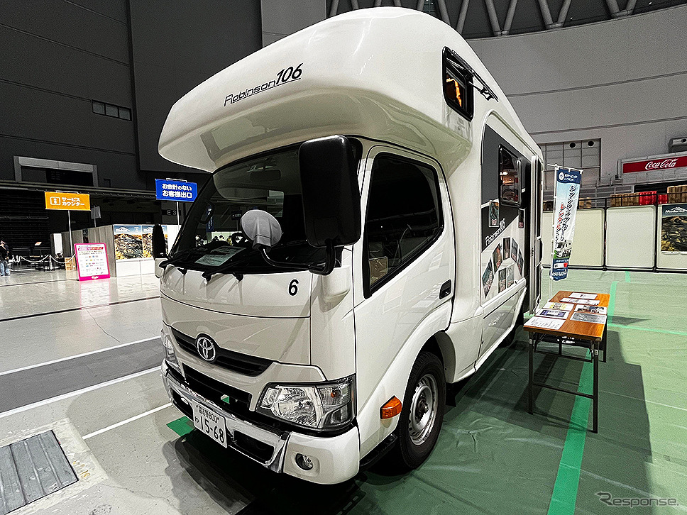 「冬スポ!!」さいたまスーパーアリーナ会場に出現したジャパンキャンピングカーレンタルセンターの「トヨ タカムロード ロビンソン106」《写真撮影:キャンピングカー》