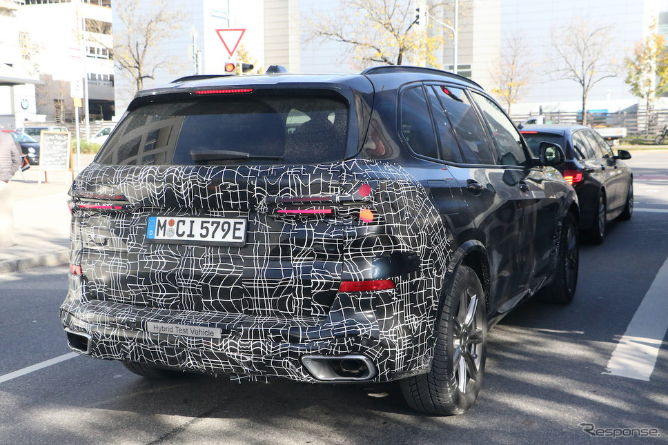 BMW X5 改良新型に設定されるPHEVモデルのプロトタイプ(スクープ写真)《APOLLO NEWS SERVICE》