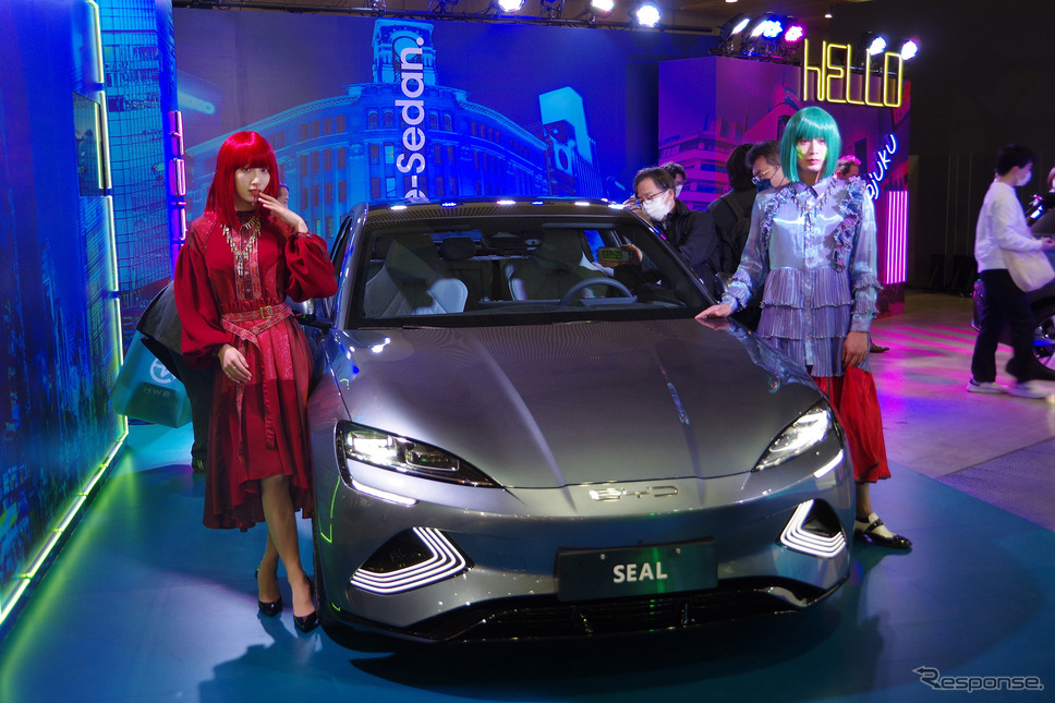 BYDはサイバーな東京をイメージした展示に(東京オートサロン2023)《写真撮影 宮崎壮人》