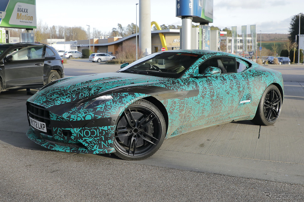 アストンマーティン DB11 プロトタイプ(スクープ写真)《APOLLO NEWS SERVICE》