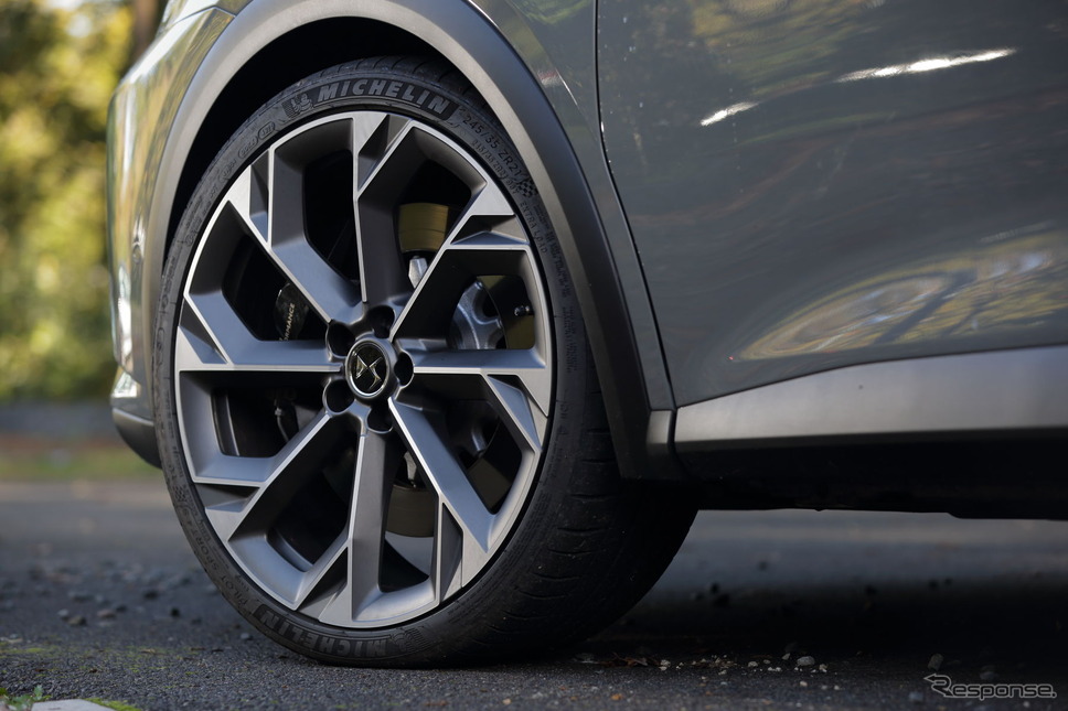 DS 7 E-TENSE 4X4 360（海外仕様）《写真撮影 南陽一浩》