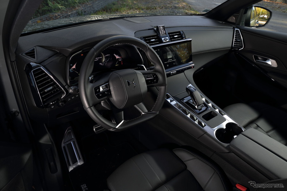 DS 7 E-TENSE 4X4 360（海外仕様）《写真撮影 南陽一浩》