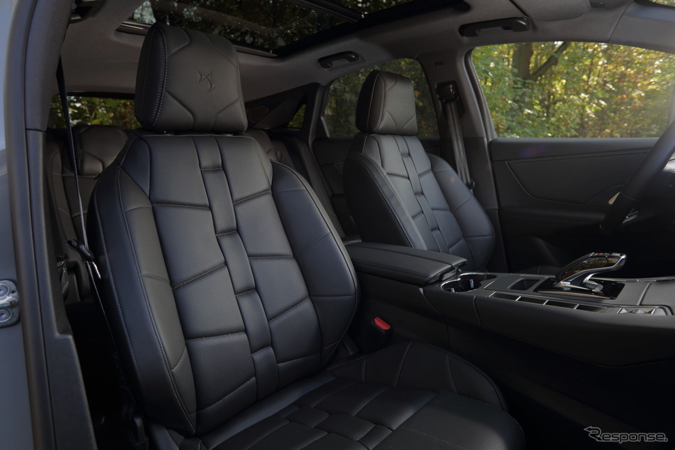 DS 7 E-TENSE 4X4 360（海外仕様）《写真撮影 南陽一浩》