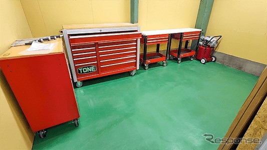 各ガレージ内にTONE製工具を設置《写真提供：ウェブネーション》