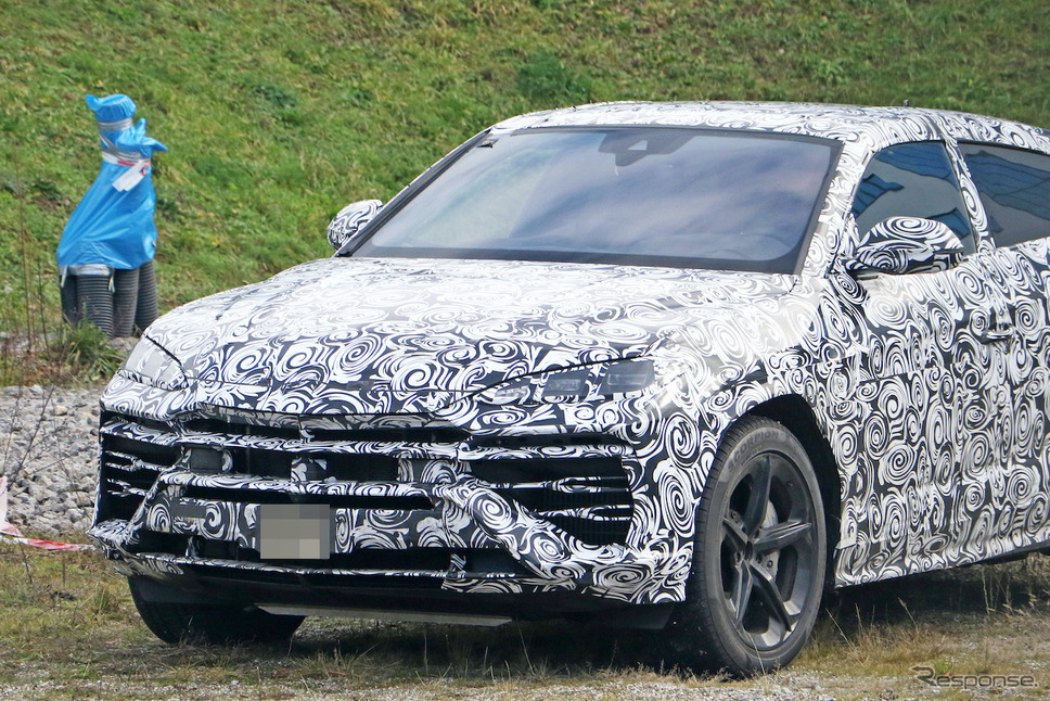 ランボルギーニ ウルスPHEV(仮)プロトタイプ(スクープ写真)《APOLLO NEWS SERVICE》