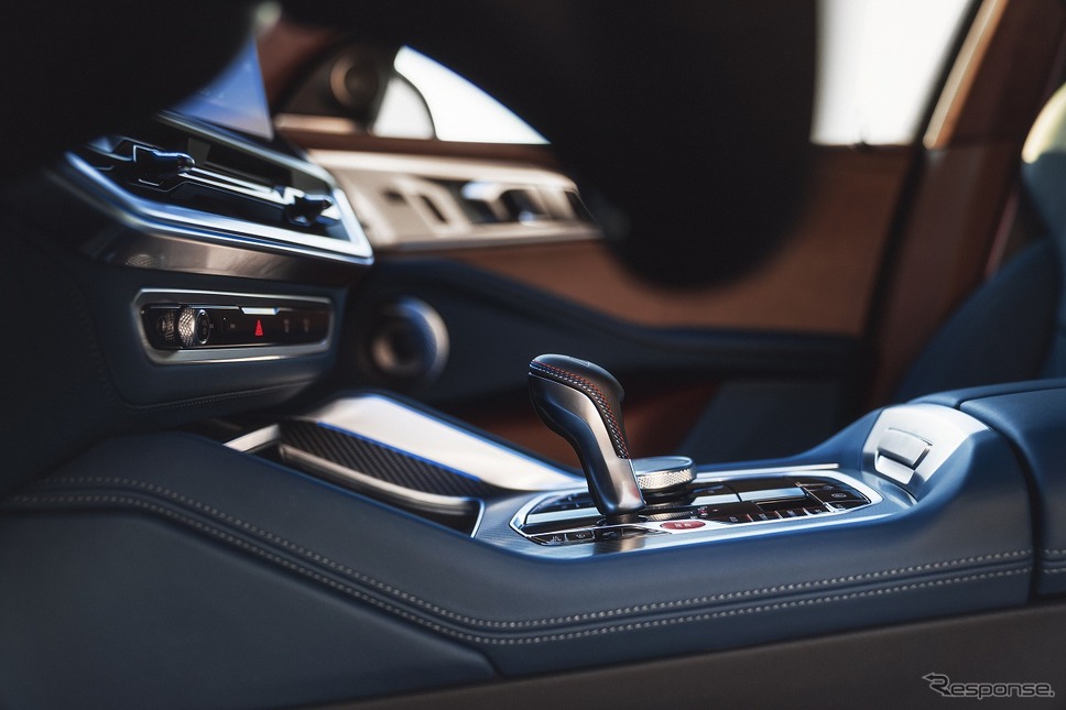 BMW XM《写真提供 ビー・エム・ダブリュー》