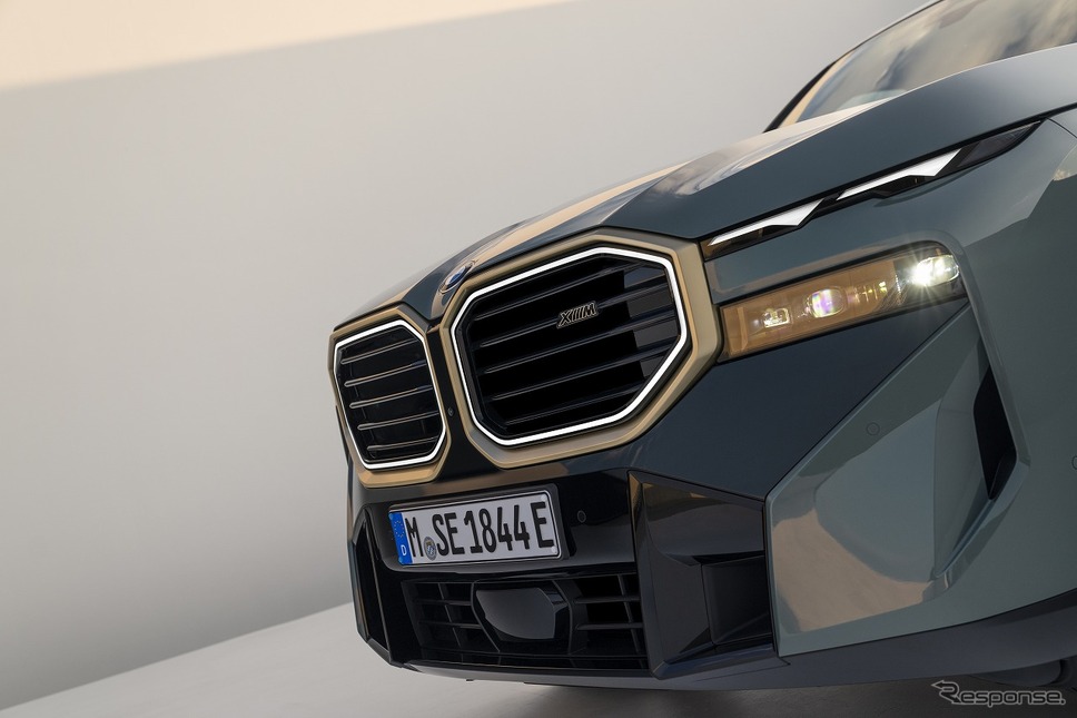BMW XM《写真提供 ビー・エム・ダブリュー》