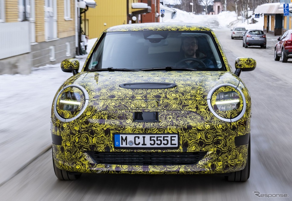 MINI ハッチバック 次期型のEVプロトタイプ《photo by MINI》