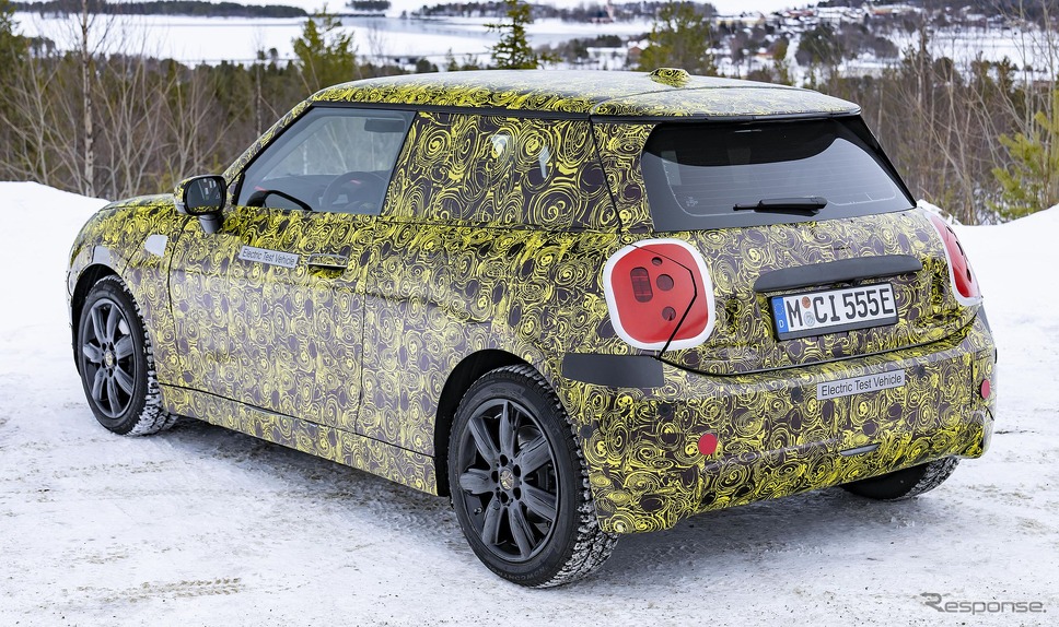 MINI ハッチバック 次期型のEVプロトタイプ《photo by MINI》
