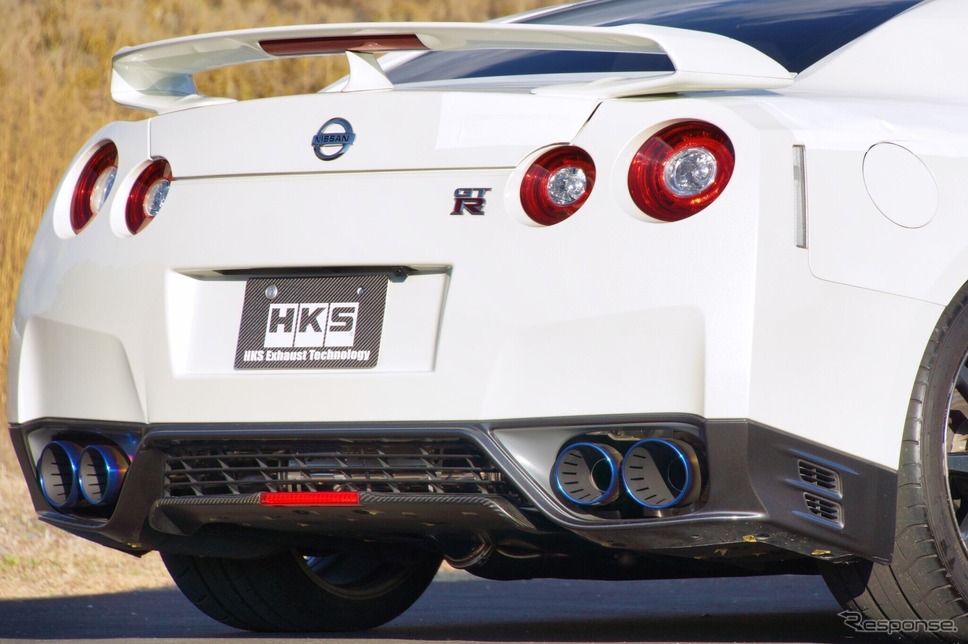 HKS スーパーターボマフラー（日産 GT-R）《写真提供 HKS》