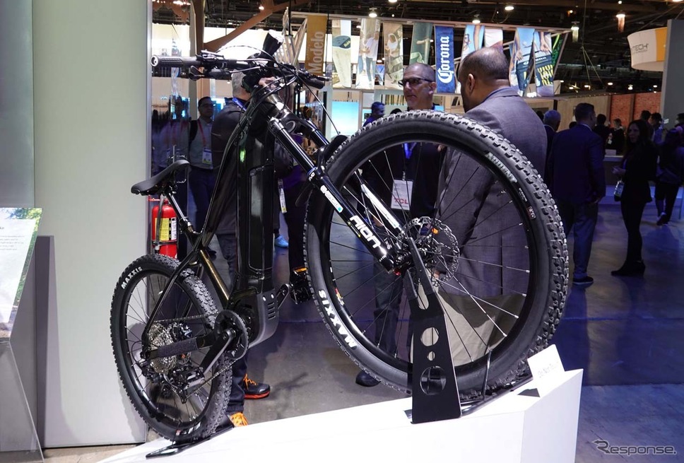 スポーツタイプの電動アシスト自転車「XEALT M5」（パナソニック/CES 2023）《写真撮影 会田肇》
