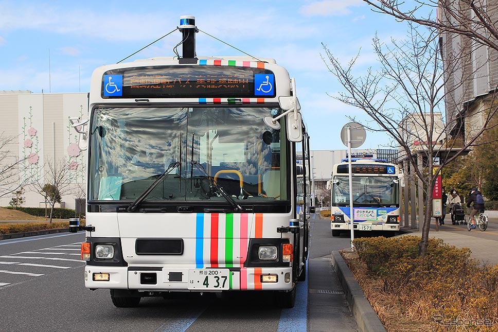 埼玉工業大学の自動運転バス（千葉・幕張新都心 1月22日）《写真撮影 編集部》