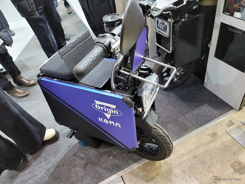 タタメルバイクのハンドル以外を畳んだ状態。ハンドルは収納がちょっと面倒ということで、この日はここまで。出典:レスポンス