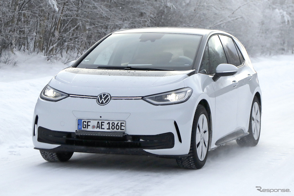 VW ID.3 改良新型プロトタイプ(スクープ写真)《APOLLO NEWS SERVICE》
