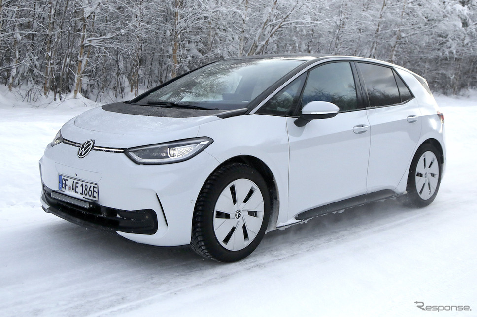 VW ID.3 改良新型プロトタイプ(スクープ写真)《APOLLO NEWS SERVICE》