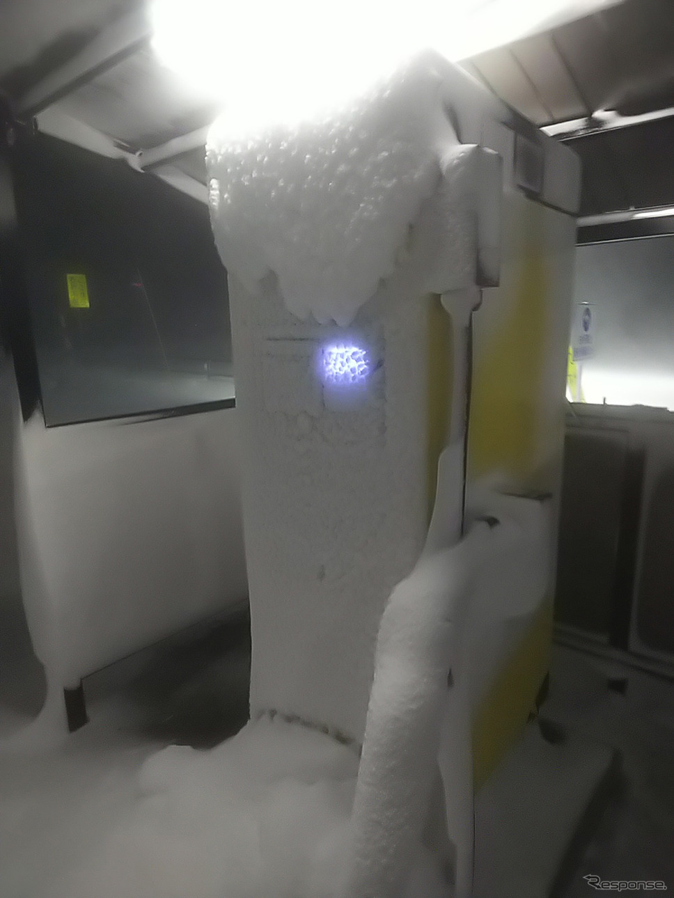 国道47号線沿線の道の駅しょうないに充電のため立ち寄り。南国出身者にとってはこれも感動的光景。《写真撮影 井元康一郎》