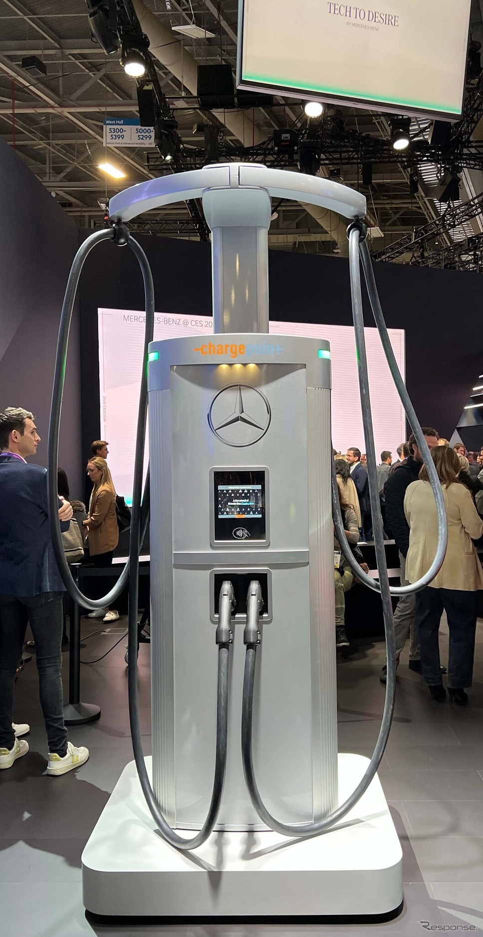 最大350kW の充電能力を備えたハイパワー充電器 (HPC)《写真撮影 三浦和也》