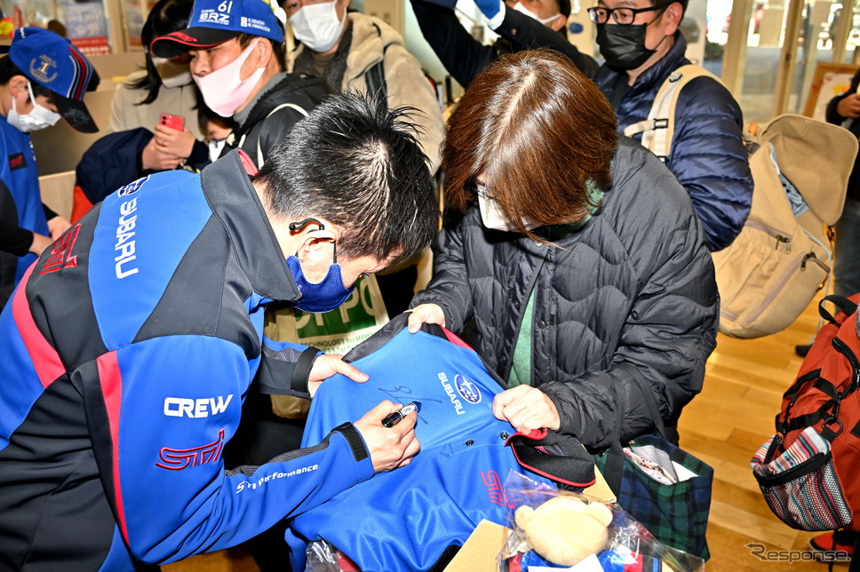 東京スバル三鷹店「Takuty Special Festa」《撮影 雪岡直樹》