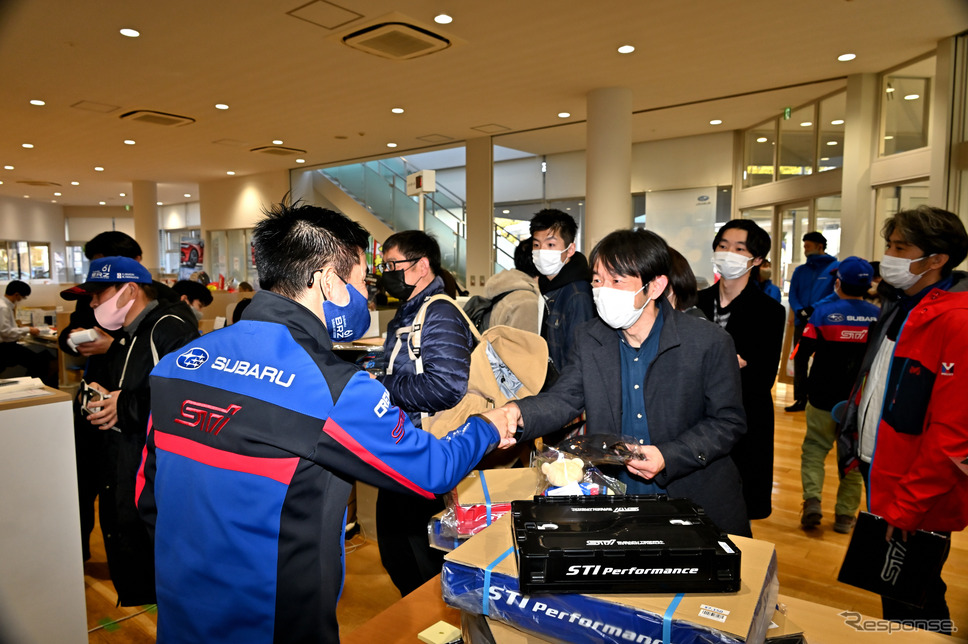 東京スバル三鷹店「Takuty Special Festa」《撮影 雪岡直樹》