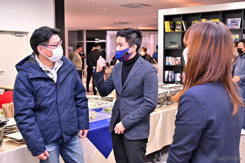 東京スバル三鷹店「Takuty Special Festa」《撮影 雪岡直樹》