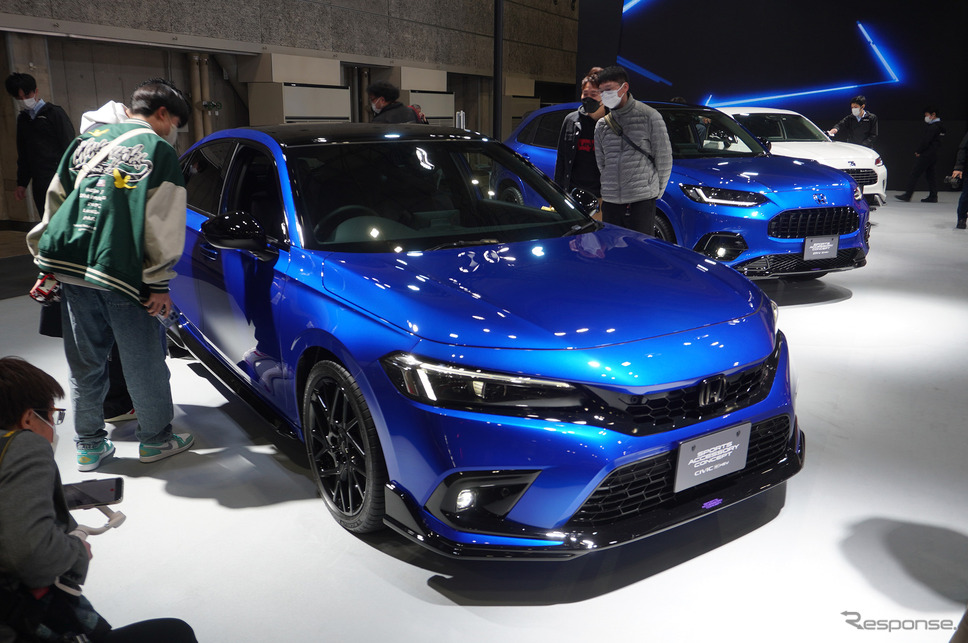 ホンダアクセスのシビックとZR-V(大阪オートメッセ2023)《写真撮影 宮崎壮人》