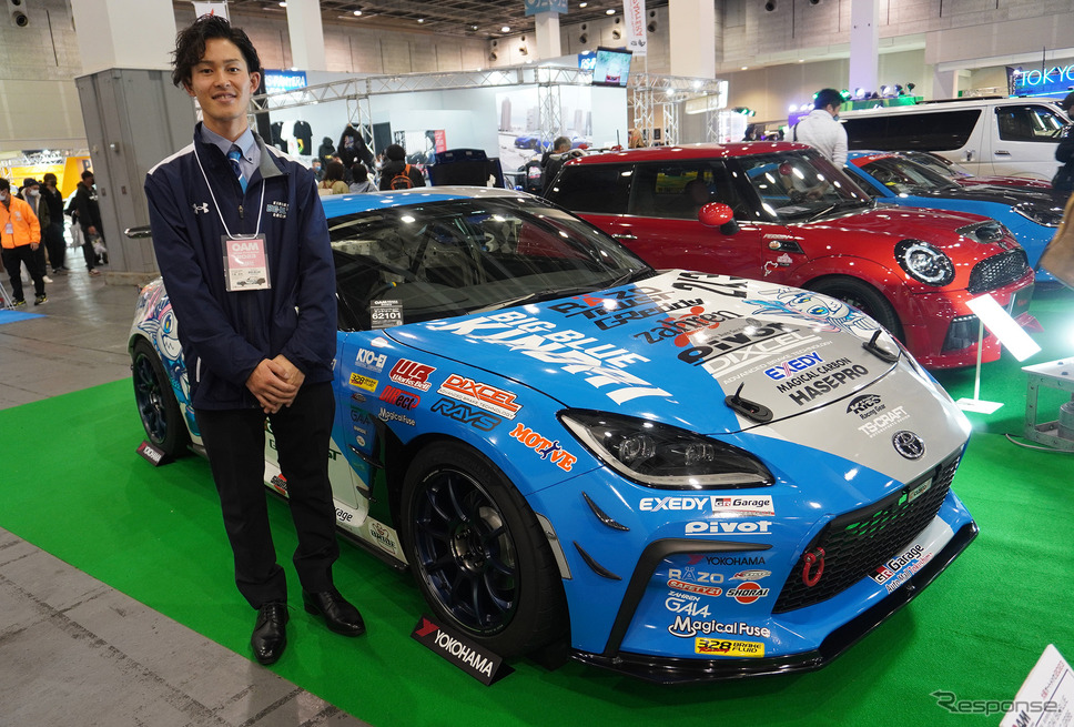 近畿大学体育会自動車部「KINDAI BIG BLUE RACING」の木暮陵弥さんとGR86《写真撮影 宮崎壮人》