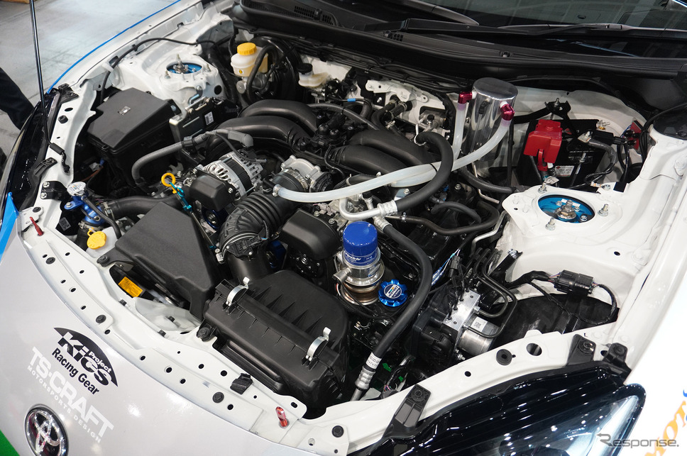 近畿大学体育会自動車部「KINDAI BIG BLUE RACING」のGR86(大阪オートメッセ2023)《写真撮影 宮崎壮人》