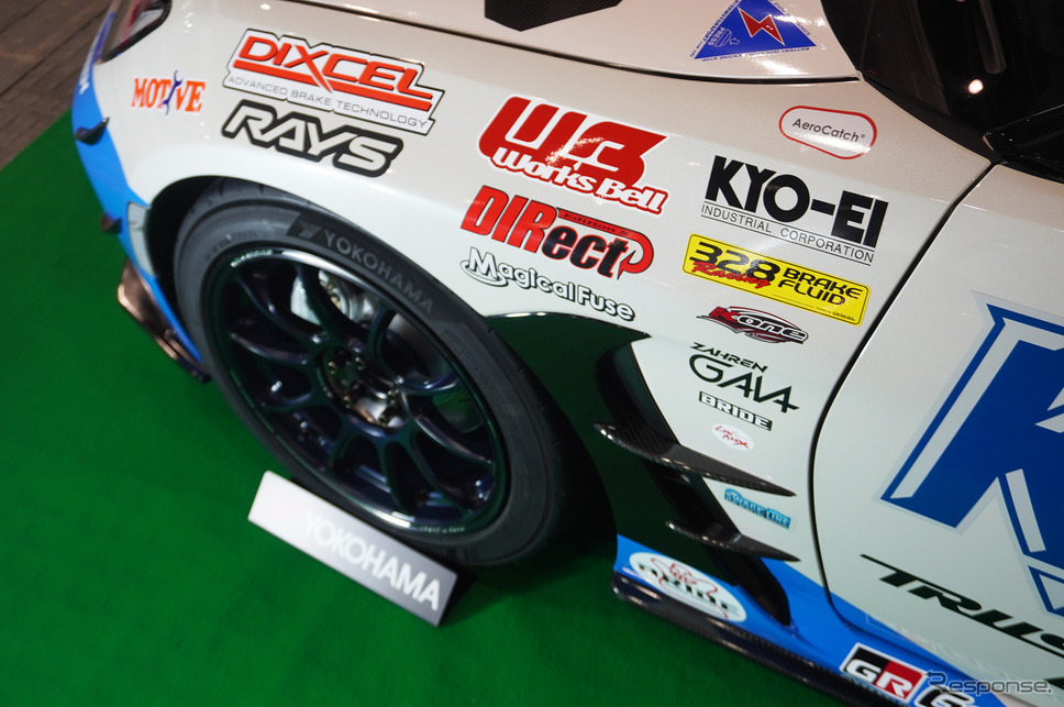 近畿大学体育会自動車部「KINDAI BIG BLUE RACING」のGR86(大阪オートメッセ2023)《写真撮影 宮崎壮人》