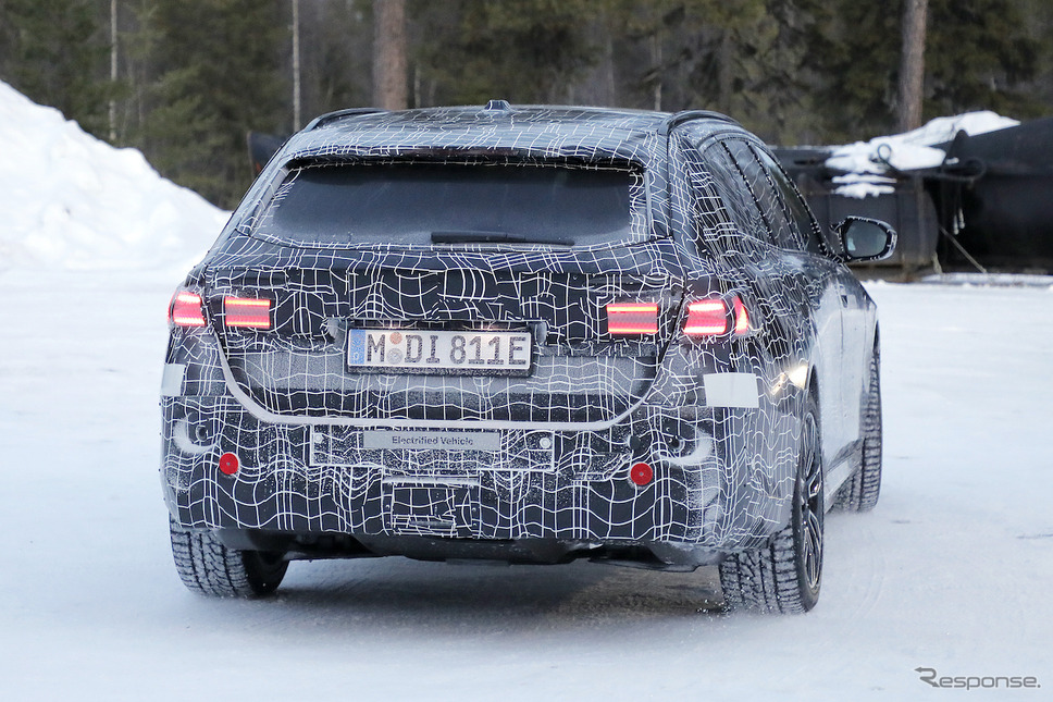 BMW i5ツーリング プロトタイプ(スクープ写真)《APOLLO NEWS SERVICE》