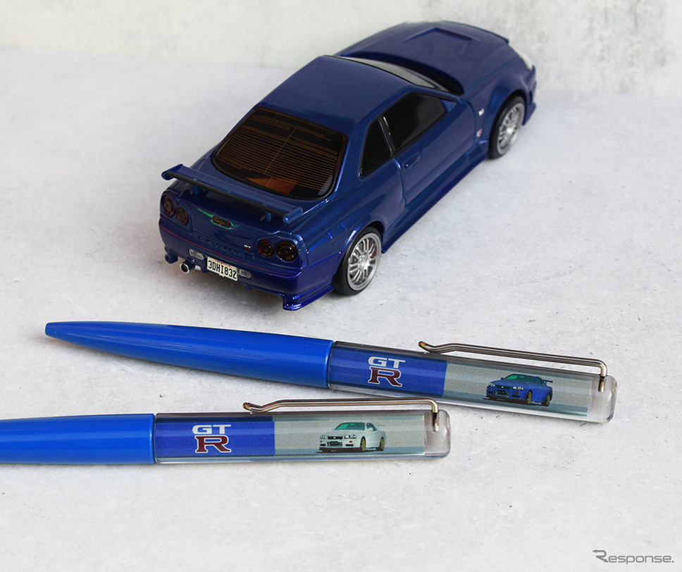 日産スカイラインGT-R(BNR34)デザイン フローティングペン《画像提供 株式会社フェイス》