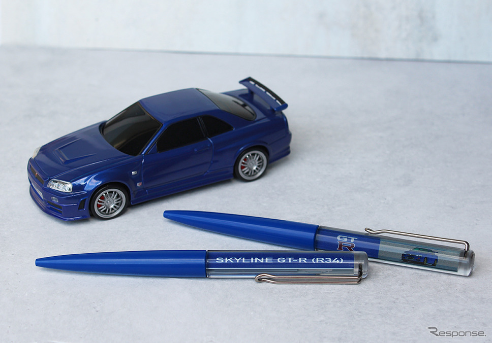 日産スカイラインGT-R(BNR34)デザイン フローティングペン《画像提供 株式会社フェイス》