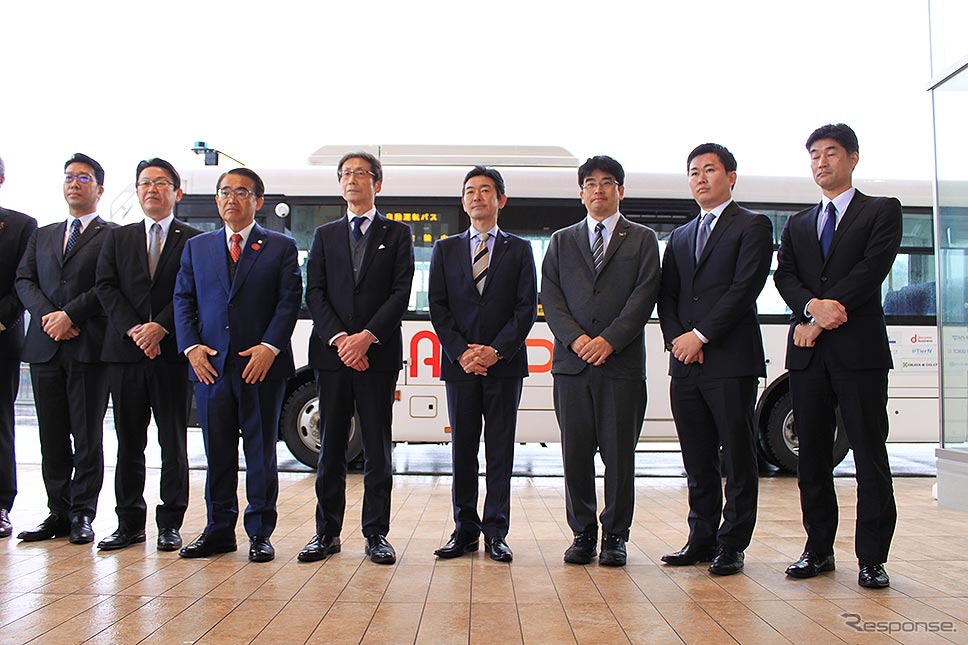 愛知県 大村秀章知事も自動運転AIバスに試乗、進化を実感《写真撮影 編集部》