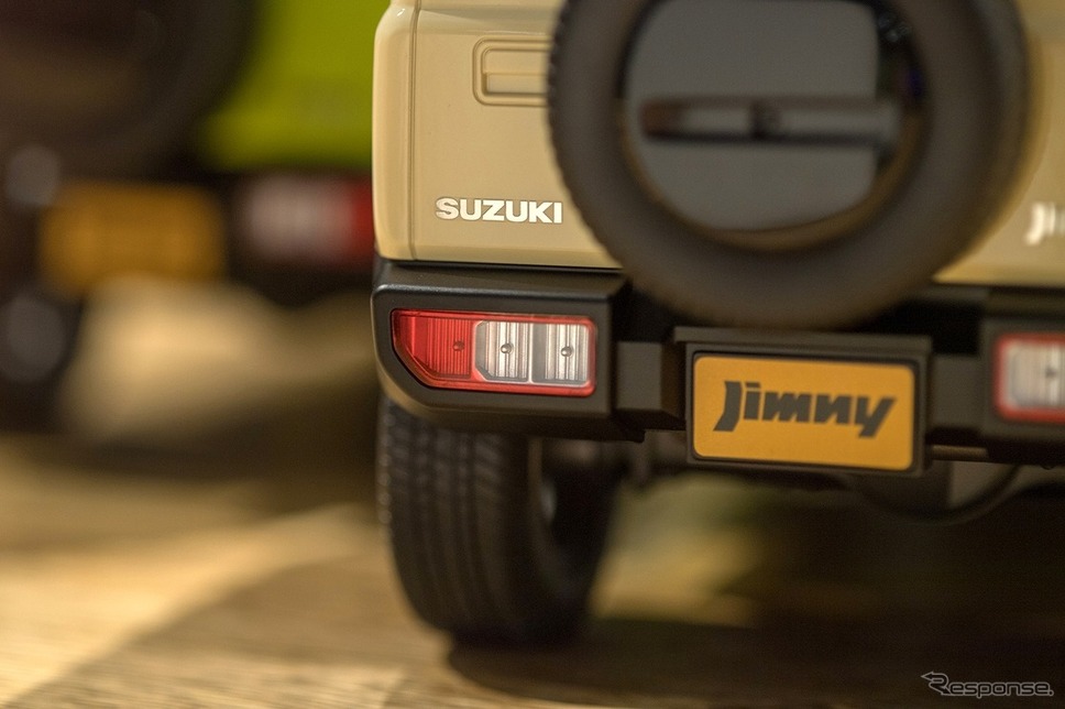 スズキ ジムニー型ウェットティッシュケース《写真提供:フェイス》