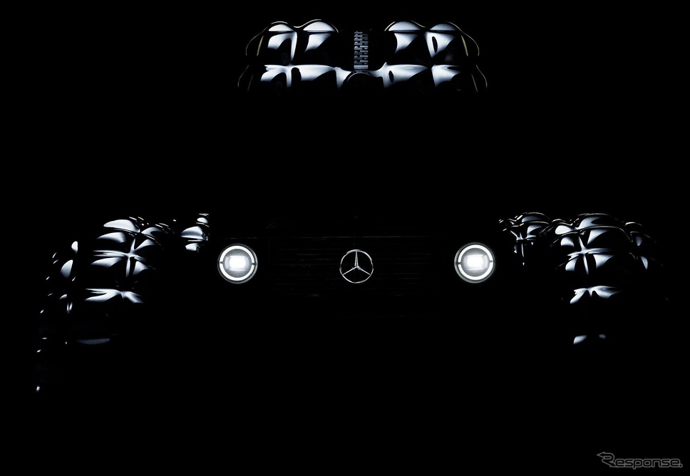 「モンクレール」とのコラボレーションによるメルセデスベンツ車をベースにしたデザインアート作品のティザー写真《photo by Mercedes-Benz》