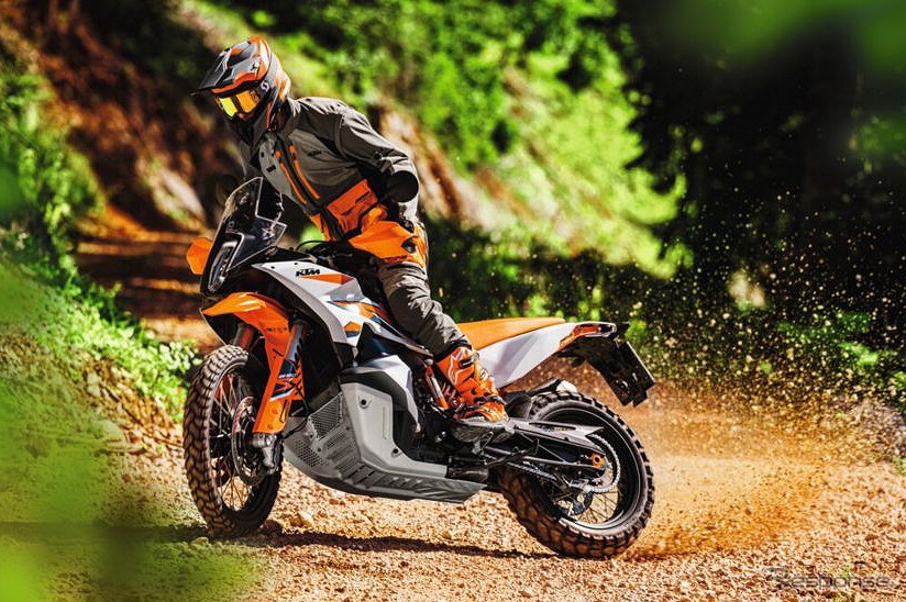 KTM 890アドベンチャーR《写真提供:KTM JAPAN》
